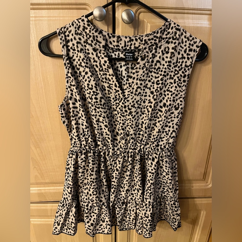 NEW-Leopard Print Notched Neck Peplum blouse